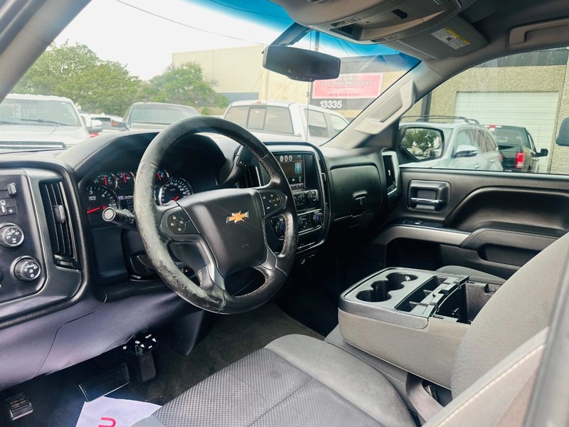 Chevrolet Silverado 1500 Vehicle Full-screen Gallery Image 25