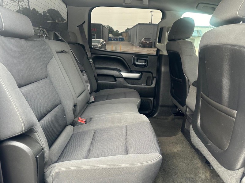 Chevrolet Silverado 1500 Vehicle Full-screen Gallery Image 28