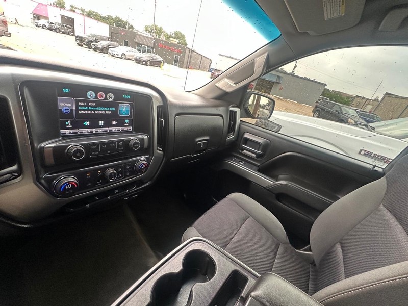 Chevrolet Silverado 1500 Vehicle Full-screen Gallery Image 38