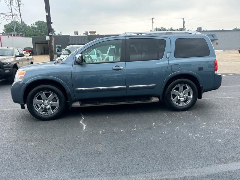 Nissan Armada Vehicle Full-screen Gallery Image 7