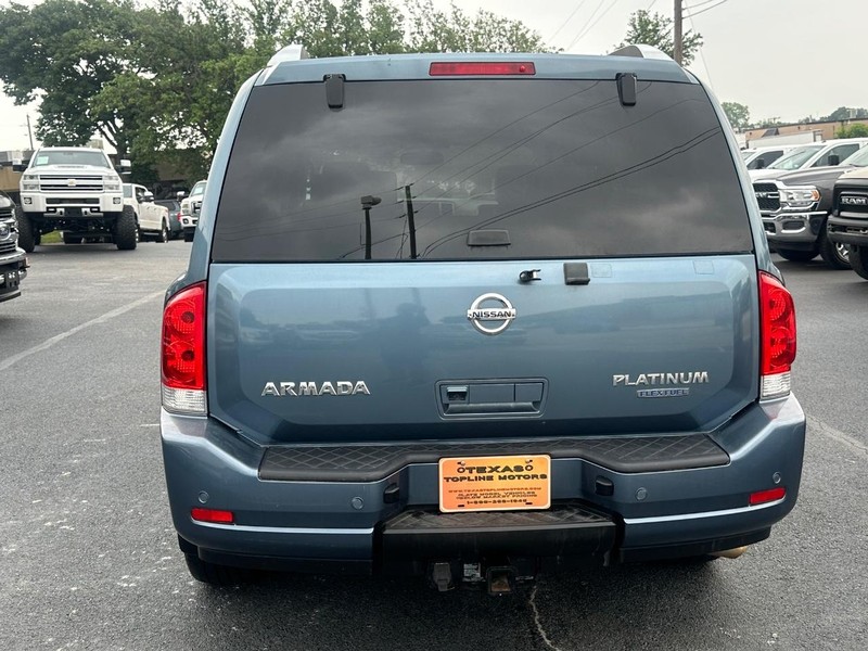 Nissan Armada Vehicle Full-screen Gallery Image 12