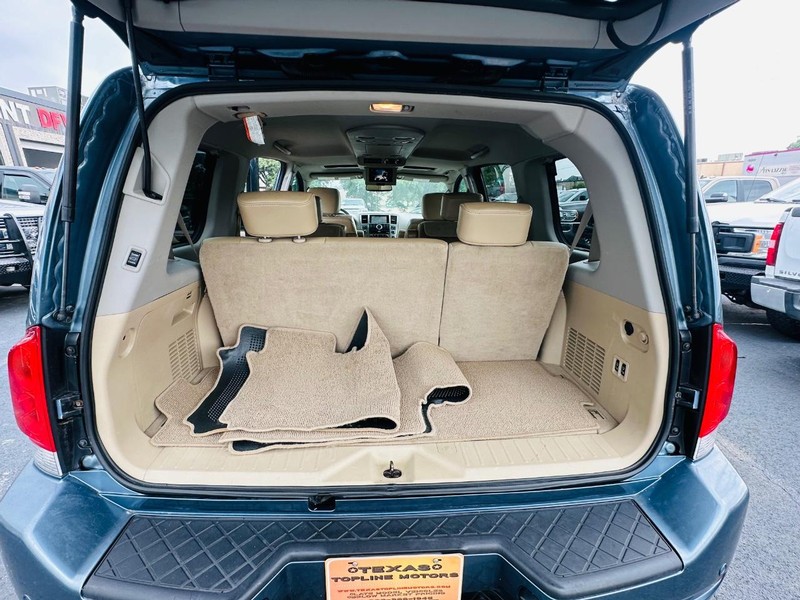 Nissan Armada Vehicle Full-screen Gallery Image 21