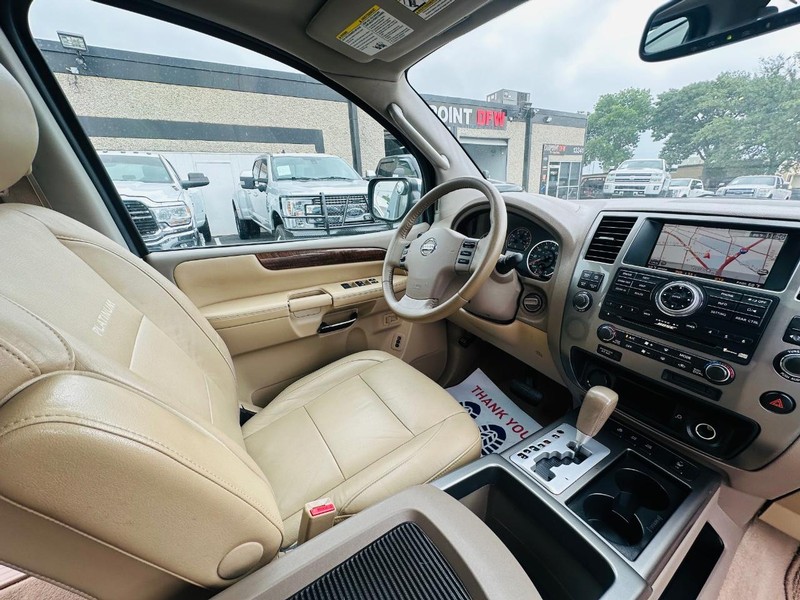 Nissan Armada Vehicle Full-screen Gallery Image 28