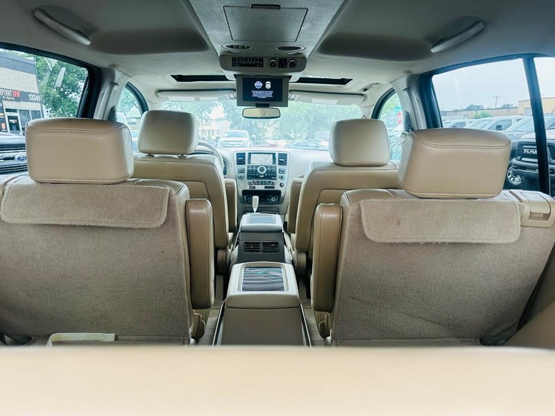 Nissan Armada Vehicle Full-screen Gallery Image 33