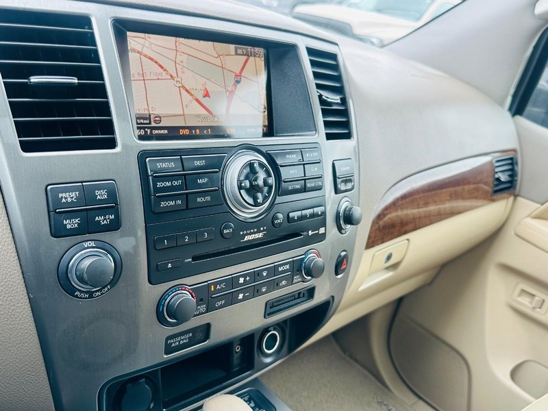 Nissan Armada Vehicle Full-screen Gallery Image 34