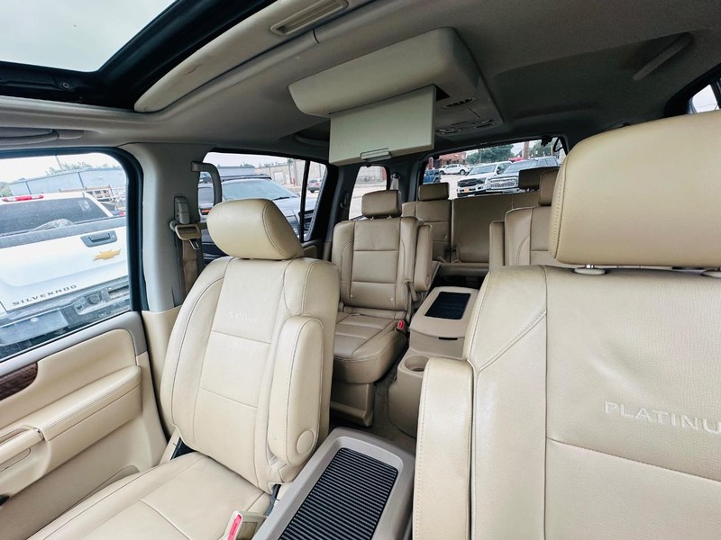 Nissan Armada Vehicle Full-screen Gallery Image 37