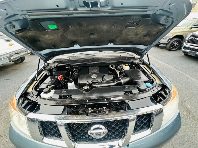 Nissan Armada Vehicle Full-screen Gallery Image 41