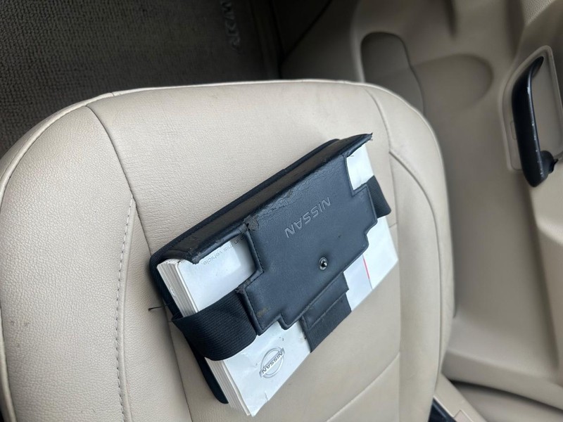 Nissan Armada Vehicle Full-screen Gallery Image 42