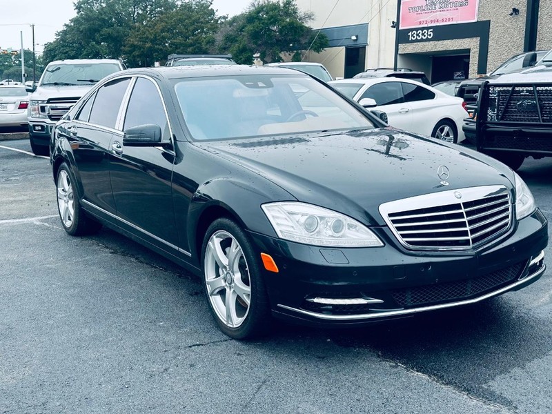 Mercedes-Benz S-Class Vehicle Full-screen Gallery Image 06