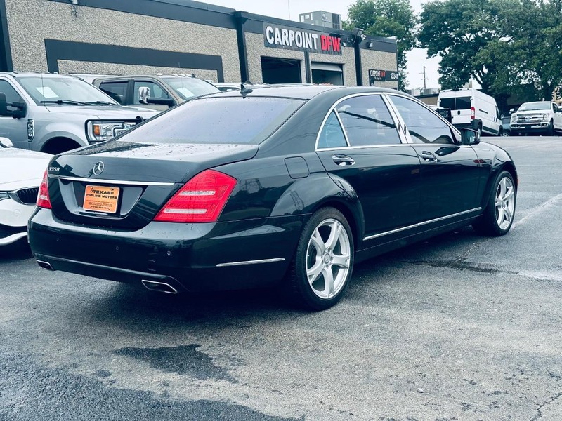 Mercedes-Benz S-Class Vehicle Full-screen Gallery Image 10