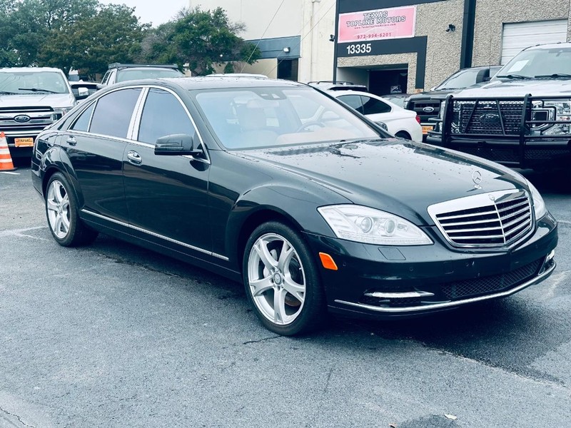 Mercedes-Benz S-Class Vehicle Full-screen Gallery Image 12