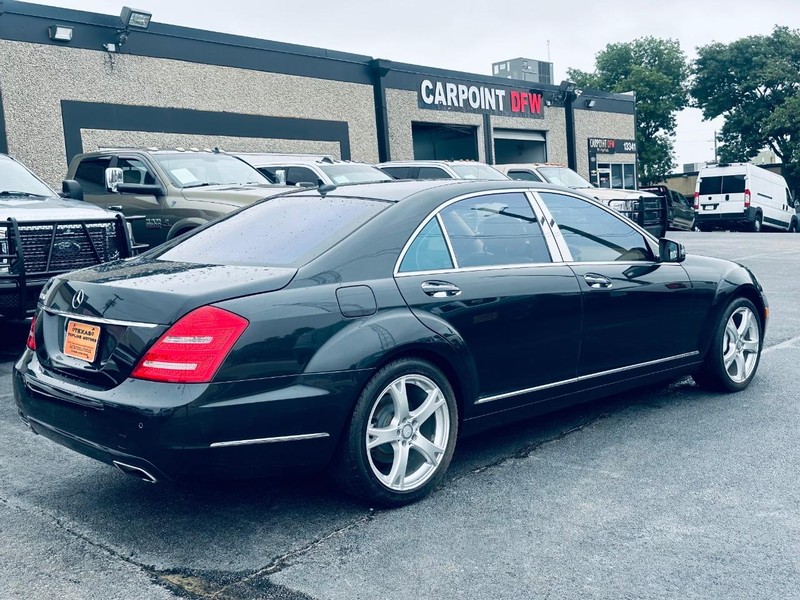 Mercedes-Benz S-Class Vehicle Full-screen Gallery Image 14