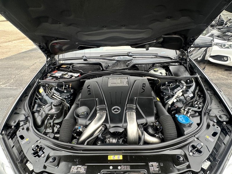 Mercedes-Benz S-Class Vehicle Full-screen Gallery Image 56