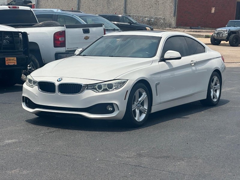 BMW 4 Series Vehicle Full-screen Gallery Image 2