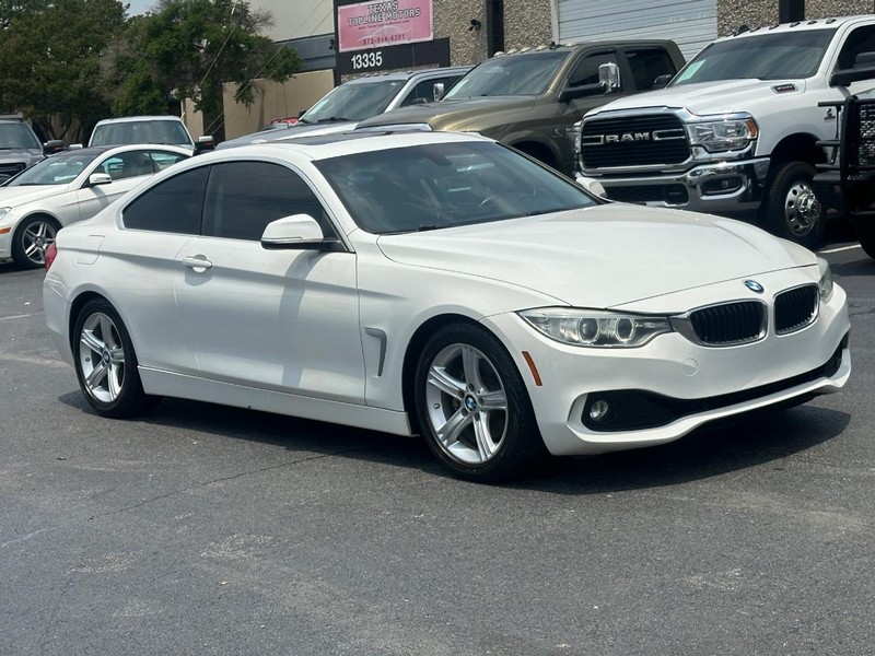 BMW 4 Series Vehicle Full-screen Gallery Image 5
