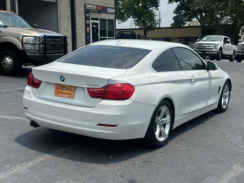 BMW 4 Series Vehicle Full-screen Gallery Image 7