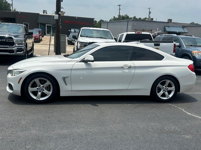 BMW 4 Series Vehicle Full-screen Gallery Image 13