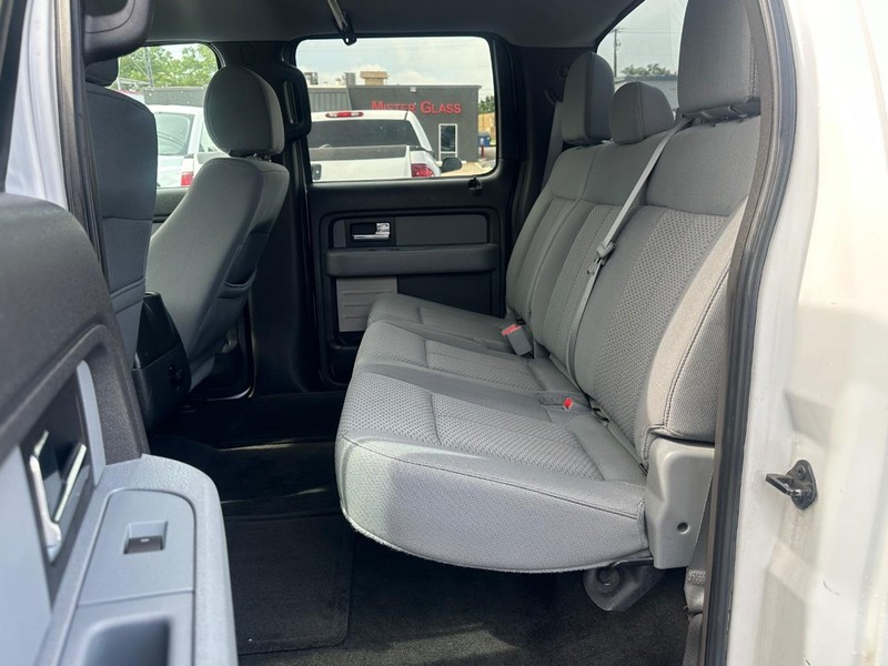 Ford F-150 Vehicle Full-screen Gallery Image 18