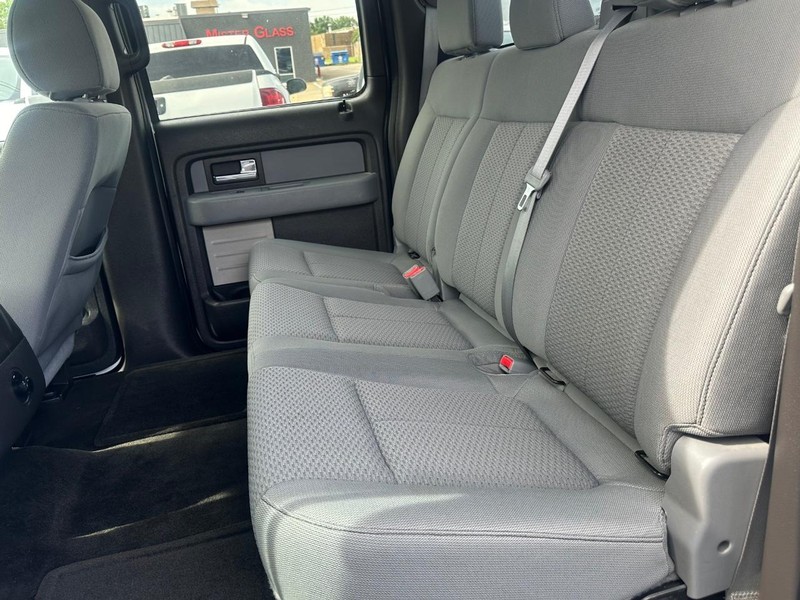 Ford F-150 Vehicle Full-screen Gallery Image 19