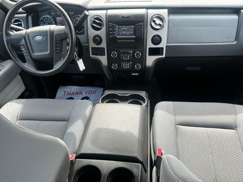 Ford F-150 Vehicle Full-screen Gallery Image 20