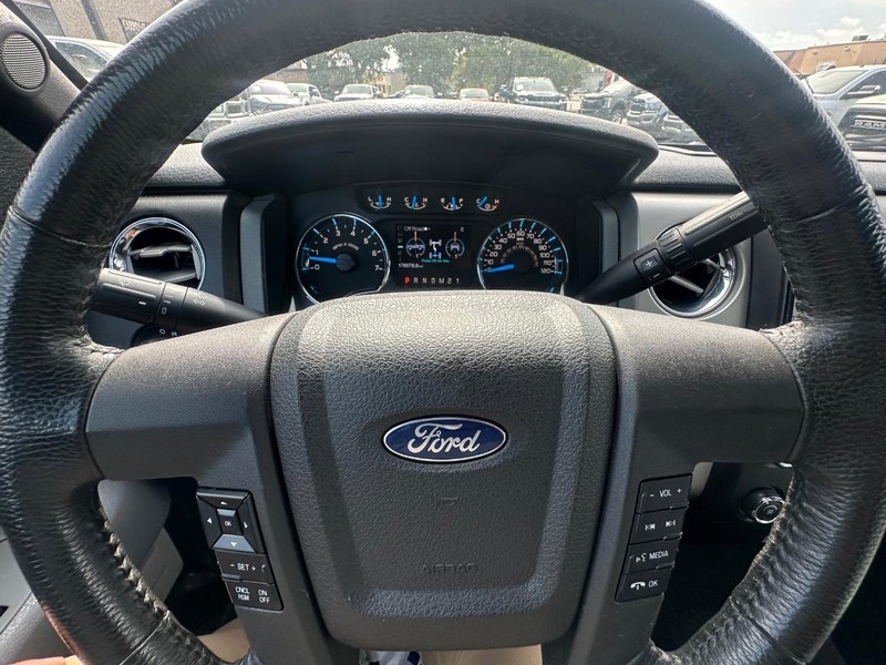 Ford F-150 Vehicle Full-screen Gallery Image 29
