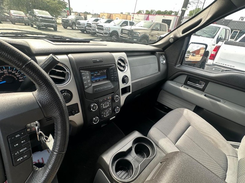 Ford F-150 Vehicle Full-screen Gallery Image 32