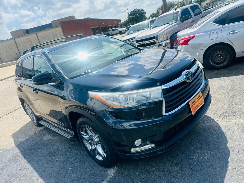 Toyota Highlander Vehicle Full-screen Gallery Image 04