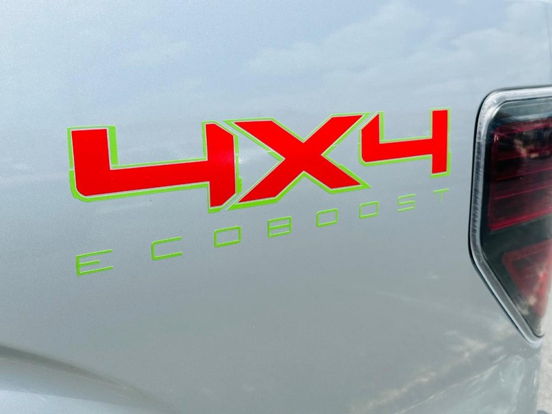 Ford F-150 Vehicle Full-screen Gallery Image 08