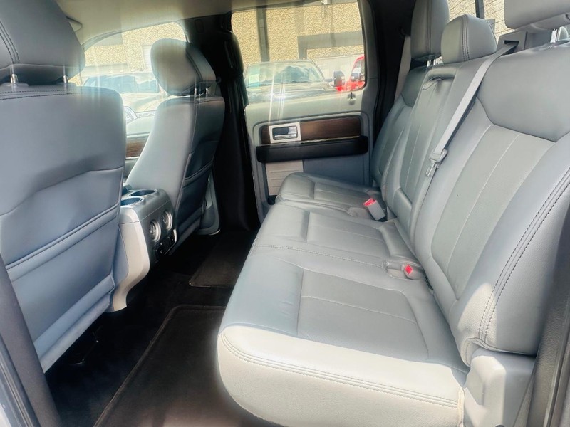 Ford F-150 Vehicle Full-screen Gallery Image 17