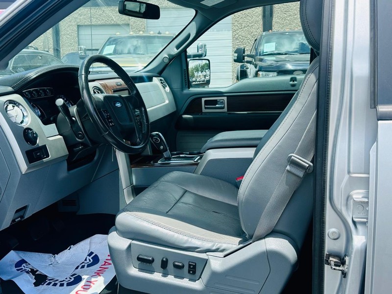 Ford F-150 Vehicle Full-screen Gallery Image 19