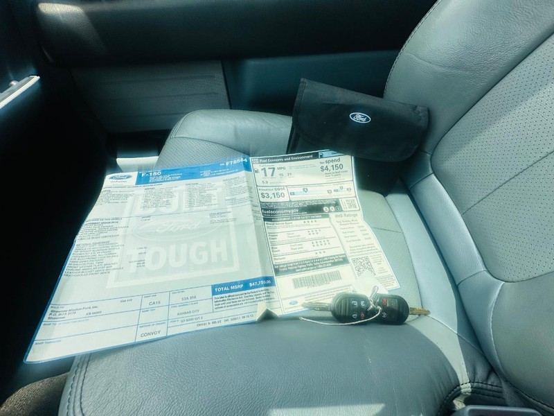 Ford F-150 Vehicle Full-screen Gallery Image 33