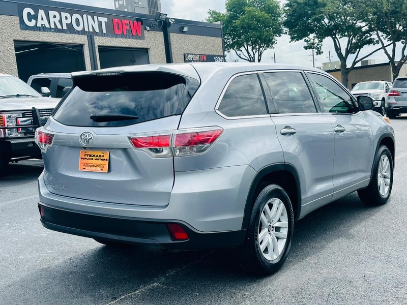 Toyota Highlander Vehicle Full-screen Gallery Image 5