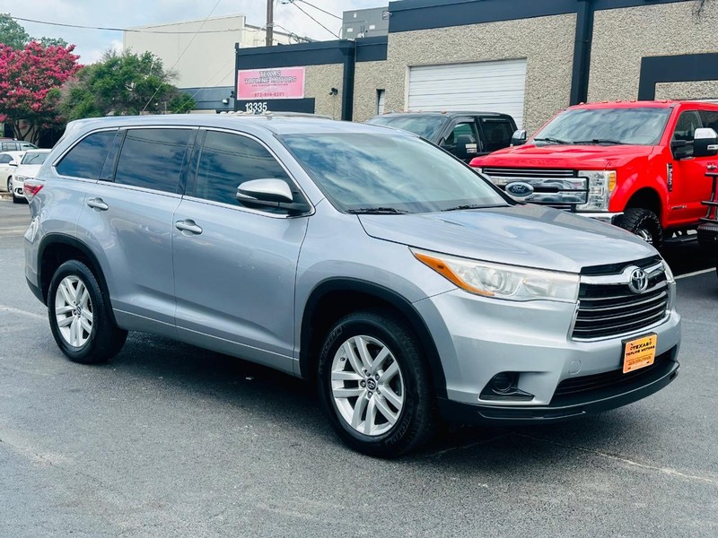 Toyota Highlander Vehicle Full-screen Gallery Image 6