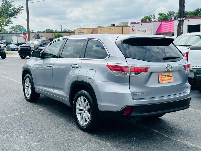 Toyota Highlander Vehicle Full-screen Gallery Image 7