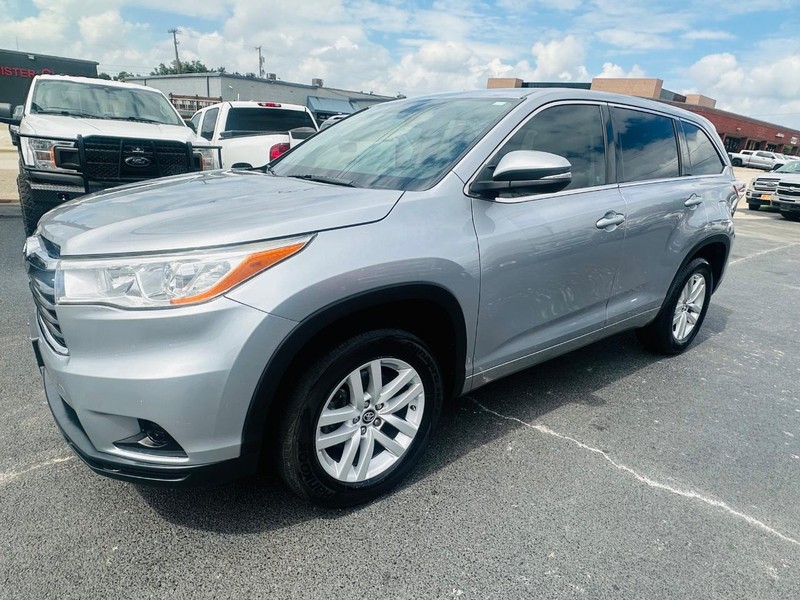 Toyota Highlander Vehicle Full-screen Gallery Image 10