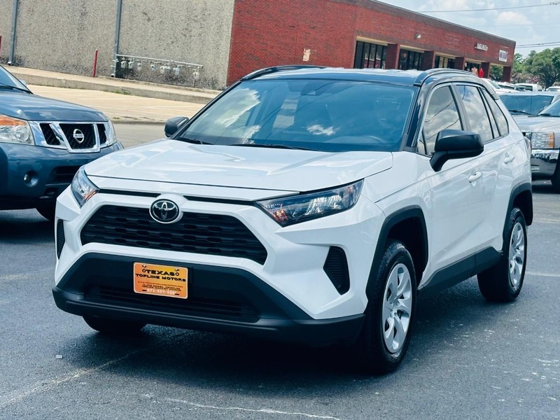 Toyota RAV4 Vehicle Full-screen Gallery Image 02