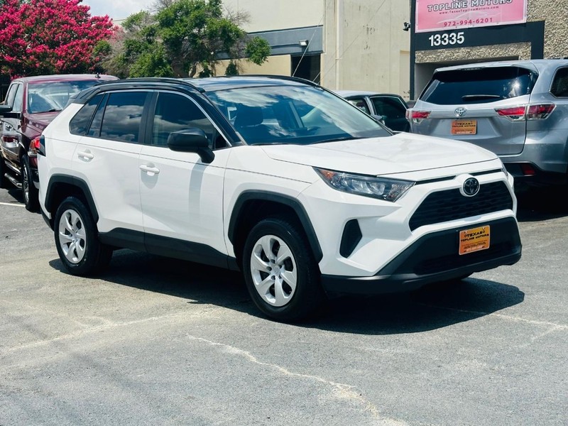 Toyota RAV4 Vehicle Full-screen Gallery Image 08