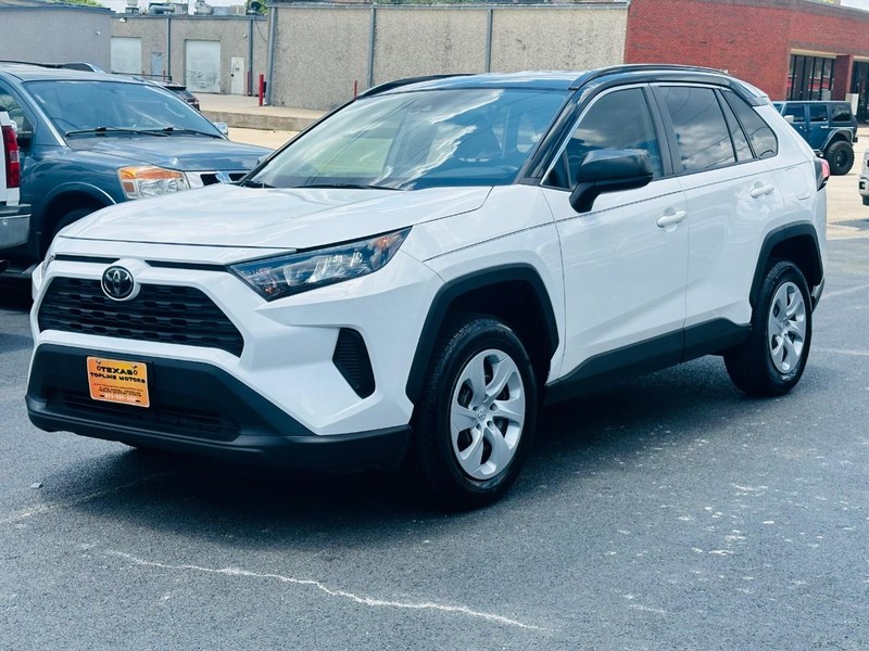 Toyota RAV4 Vehicle Full-screen Gallery Image 09