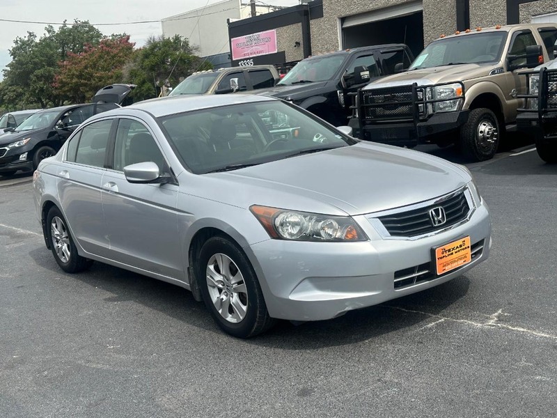 Honda Accord Sedan Vehicle Full-screen Gallery Image 03