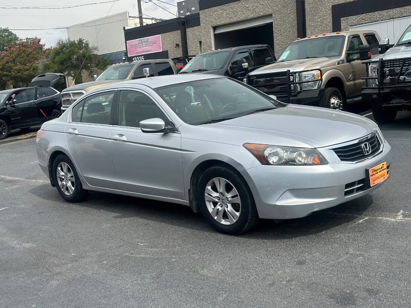 Honda Accord Sedan Vehicle Full-screen Gallery Image 04