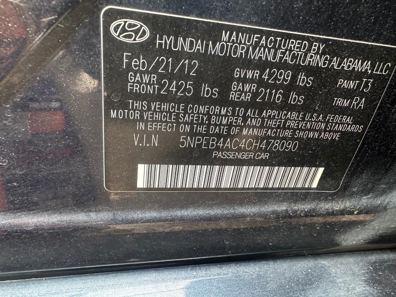 Hyundai Sonata Vehicle Full-screen Gallery Image 16