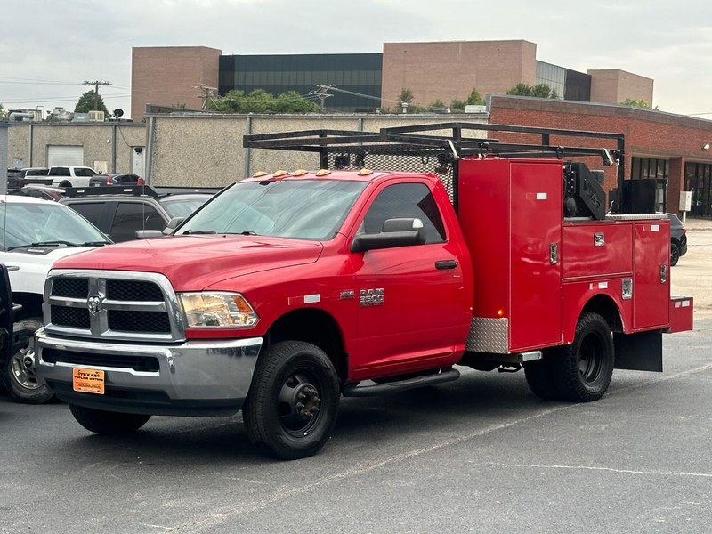 Ram 3500 Chassis Cab Vehicle Full-screen Gallery Image 2