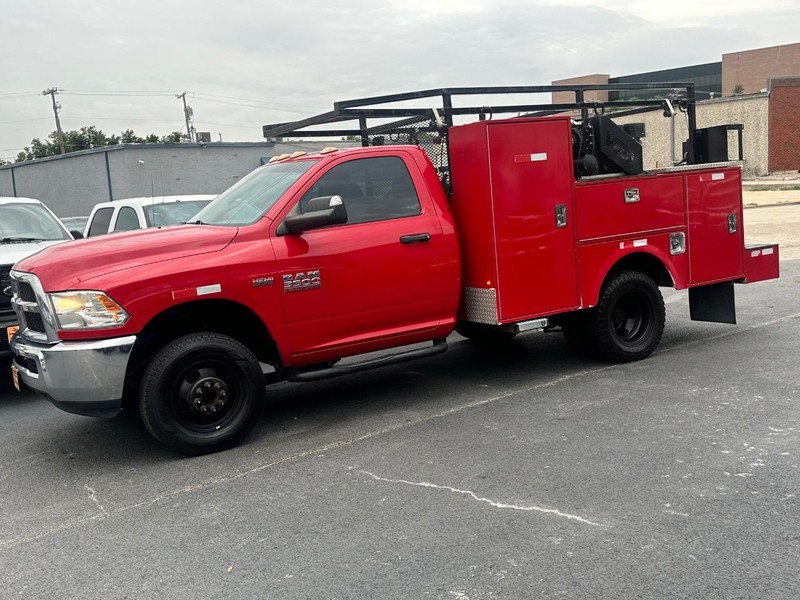 Ram 3500 Chassis Cab Vehicle Full-screen Gallery Image 3
