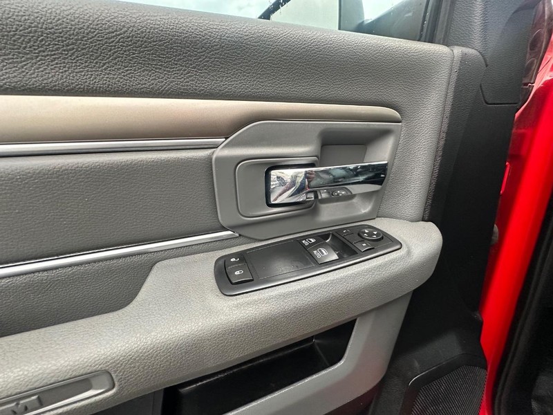 Ram 3500 Chassis Cab Vehicle Full-screen Gallery Image 23