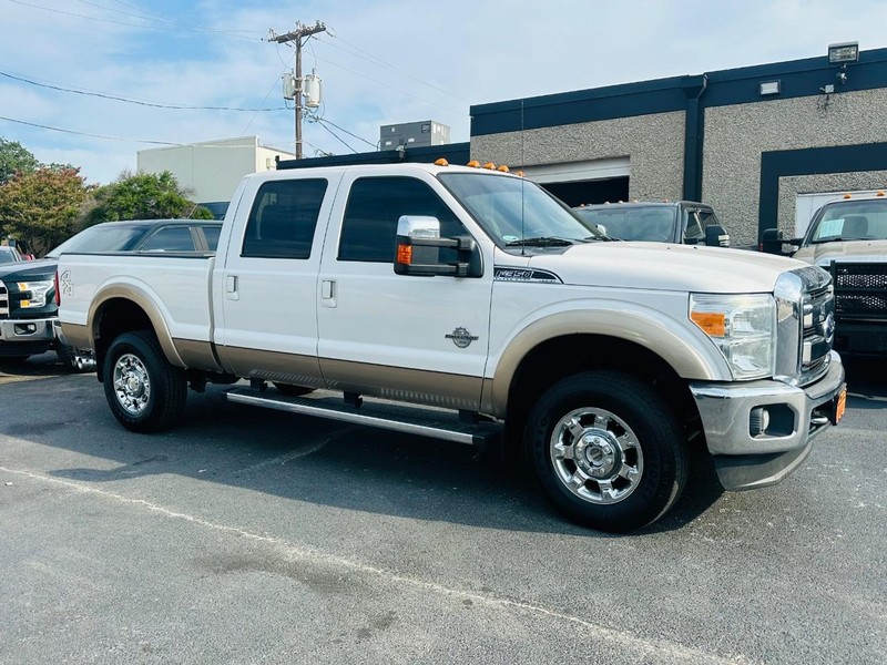 Ford Super Duty F-350 SRW Vehicle Full-screen Gallery Image 02