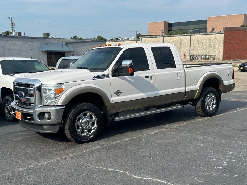 Ford Super Duty F-350 SRW Vehicle Full-screen Gallery Image 13