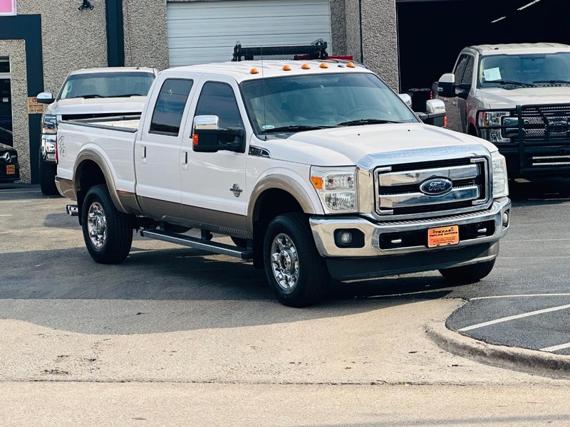 Ford Super Duty F-350 SRW Vehicle Full-screen Gallery Image 18