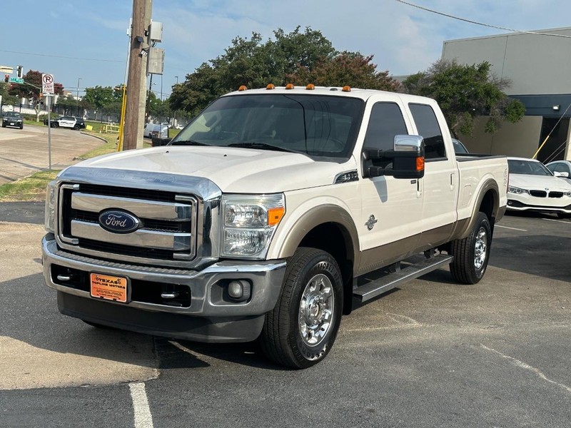 Ford Super Duty F-350 SRW Vehicle Full-screen Gallery Image 24