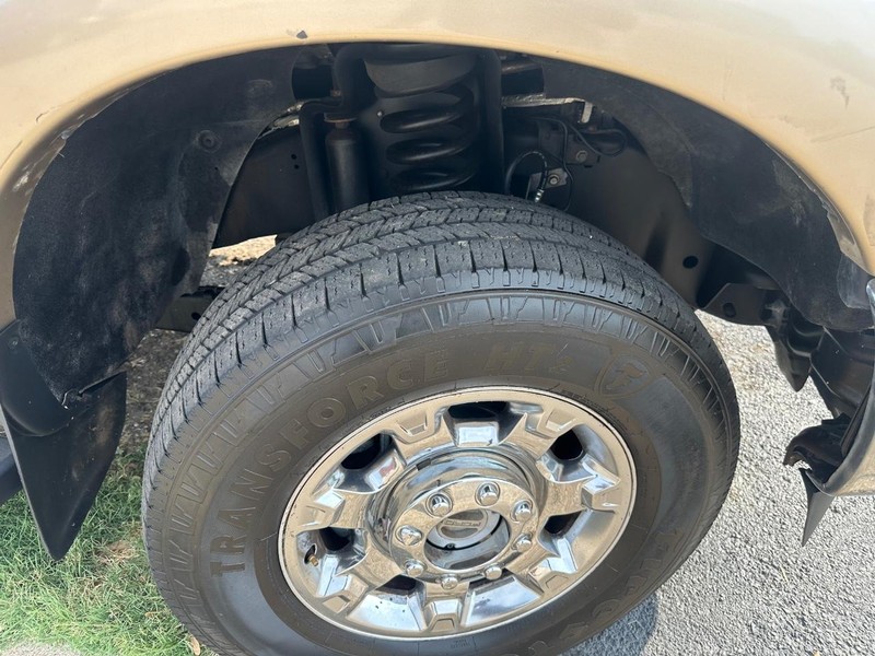 Ford Super Duty F-350 SRW Vehicle Full-screen Gallery Image 43