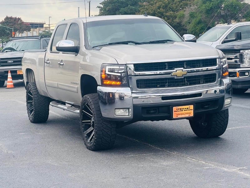 Chevrolet Silverado 2500HD Vehicle Full-screen Gallery Image 5